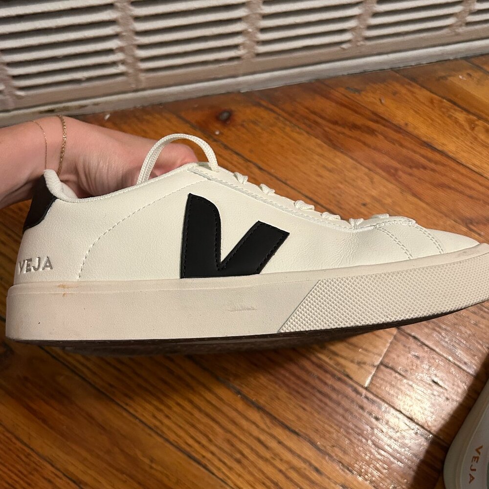 Veja Campo Leather Sneaker Black/White